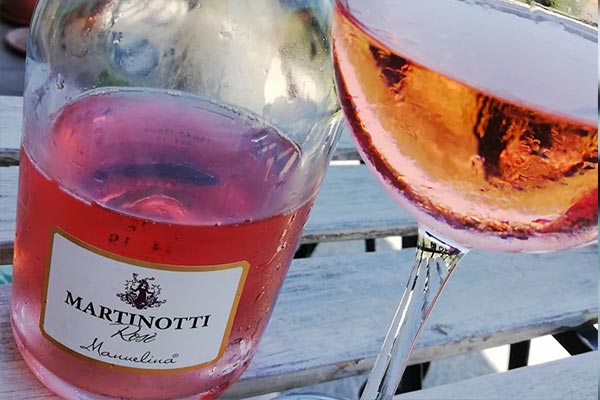 Degustazione Oltrepo Rosa - Az. Agr. ManuelinaDegustazione Oltrepo Rosa - Az. Agr. Manuelina
